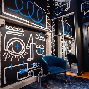https://room-five-montauban.midi-pyreneeshotels.com