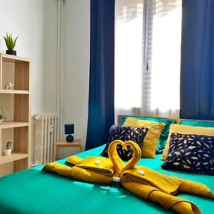 https://studio-plage-des-catalans-pharo.fr-provencehotel.com