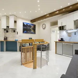 Appartement Louvre Luxury &, Parijs