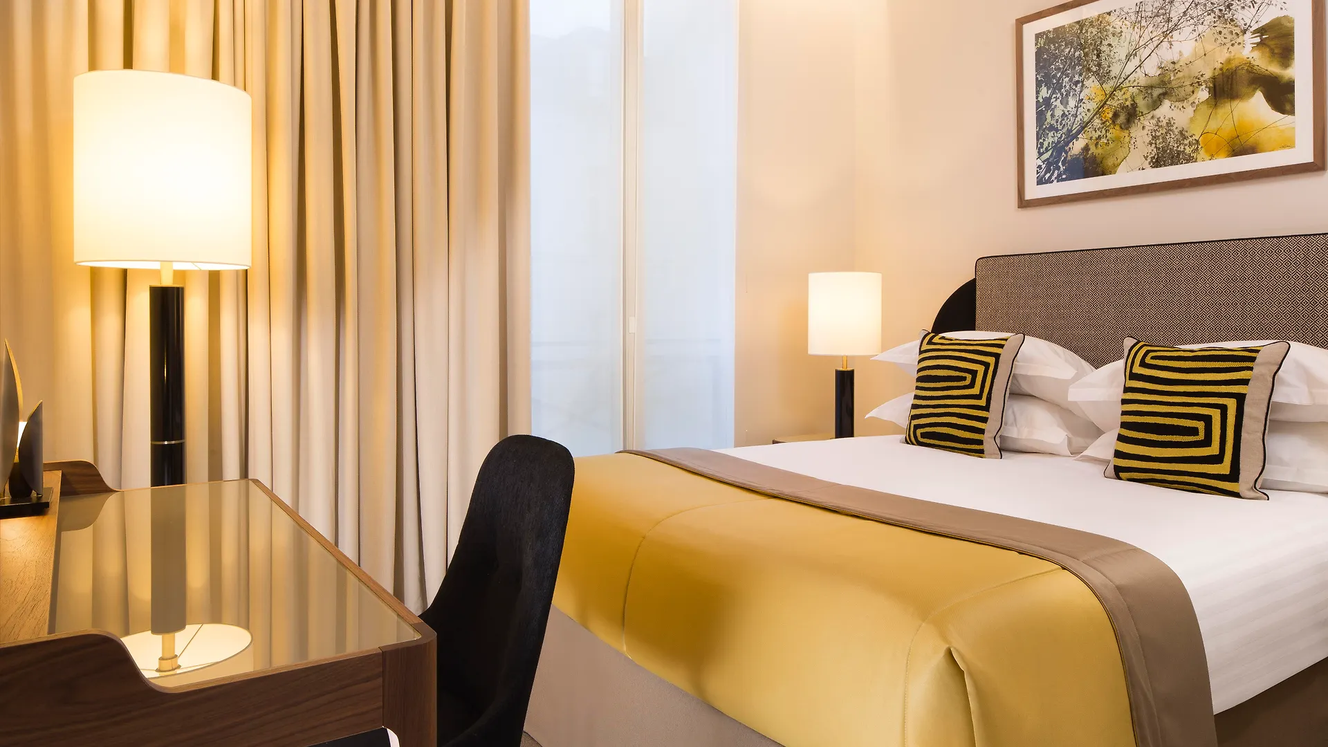 Le Tsuba Hotel París Francia